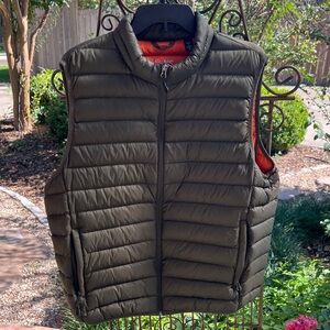 Club Room Performance Water Resistant Olive and Orange Puffer Vest Large
